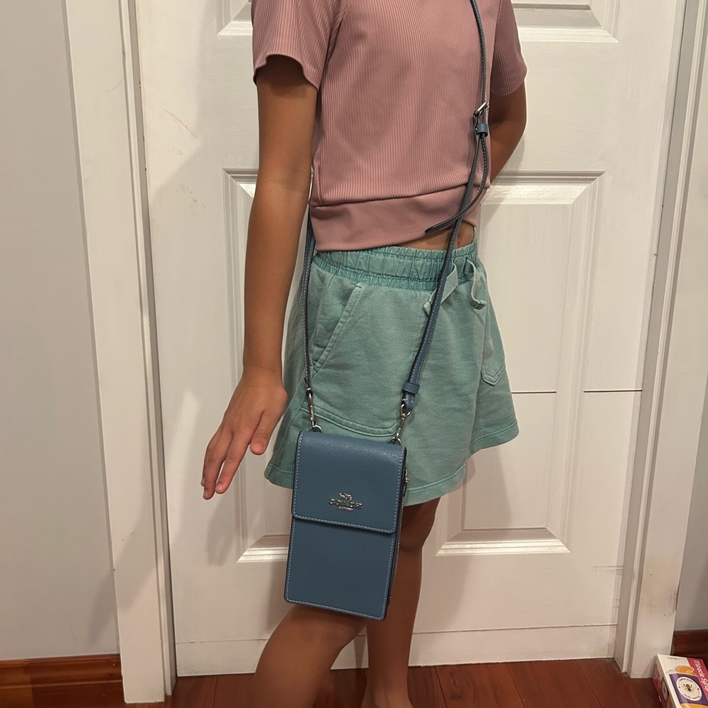 Coach Blue Crossbody cellphone Bag like new - Picture 3 of 10